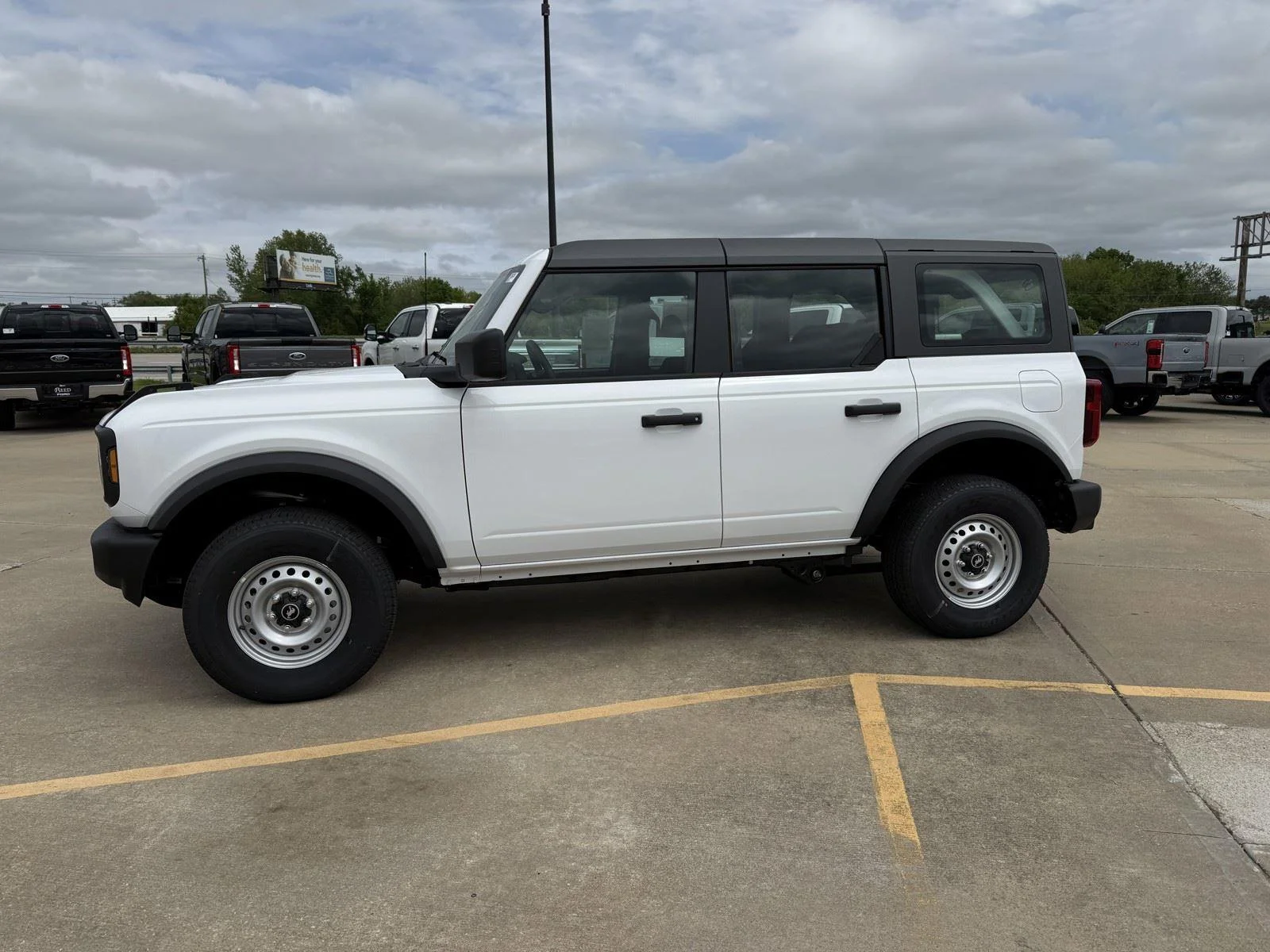 New 2026 Oxford White Ford Base image 5