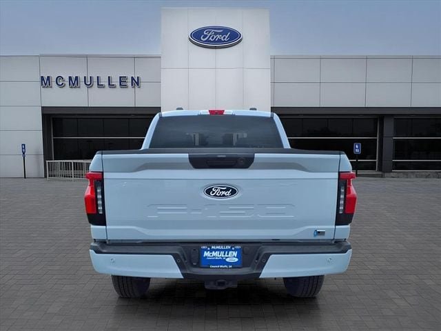 2025 Ford F-150 Lightning Flash - Photo 32