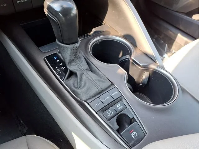 Used 2023  Toyota Hybrid SE image 6