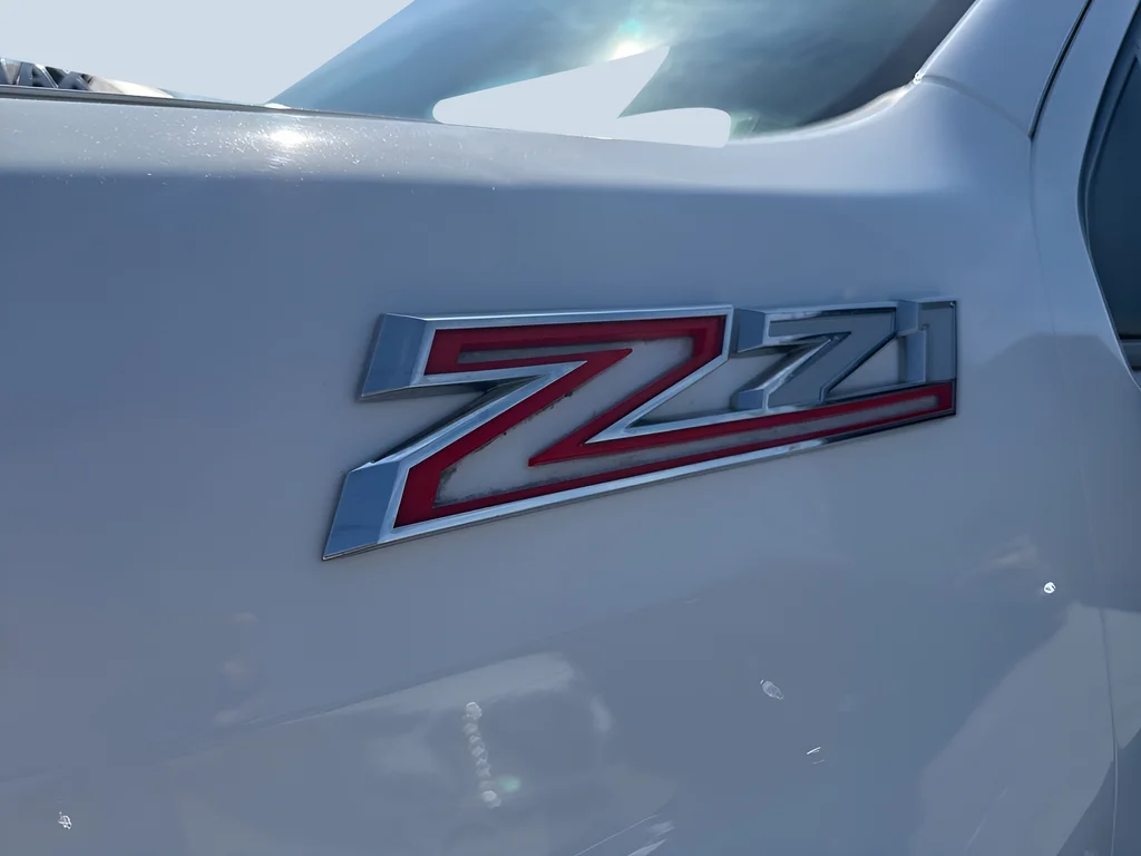 Used 2024 White Chevrolet LT image 32