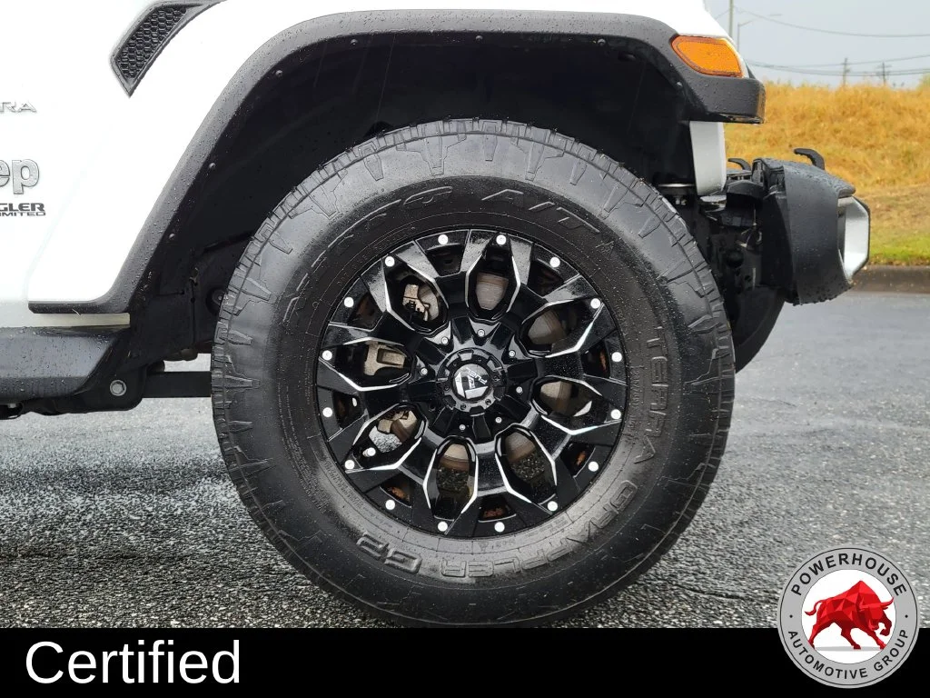 Used 2021 White Jeep Unlimited Sahara image 12
