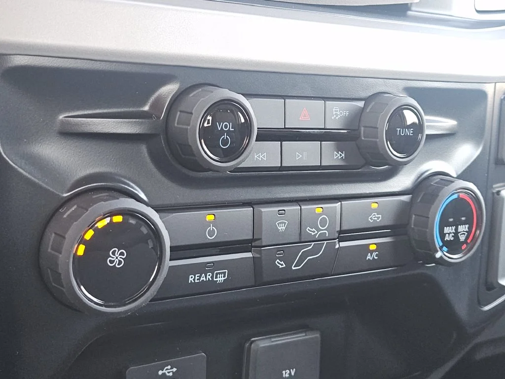 New 2027 Oxford White Ford F-250® XLT image 30