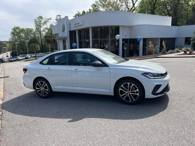 New 2026 White Volkswagen 1.5T Sport image 2