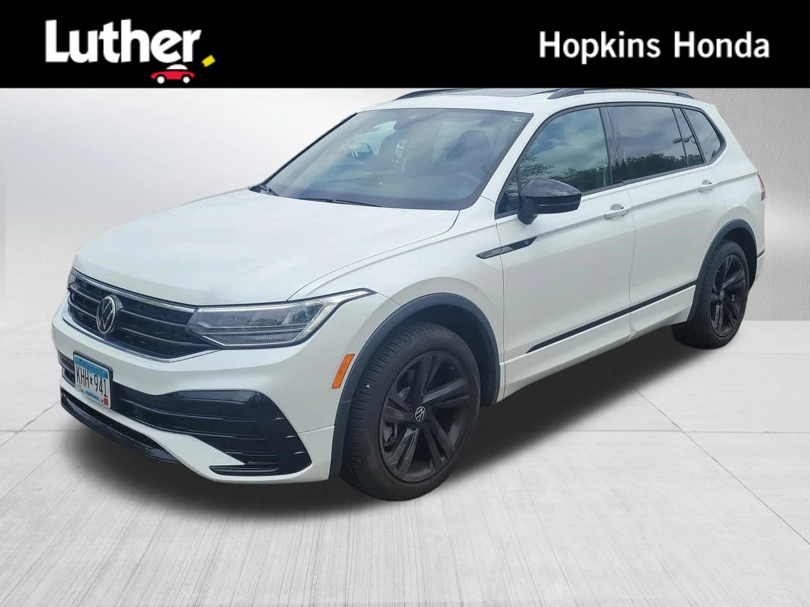 2023 Volkswagen Tiguan 2.0T SE R-Line Black 4Motion's photo