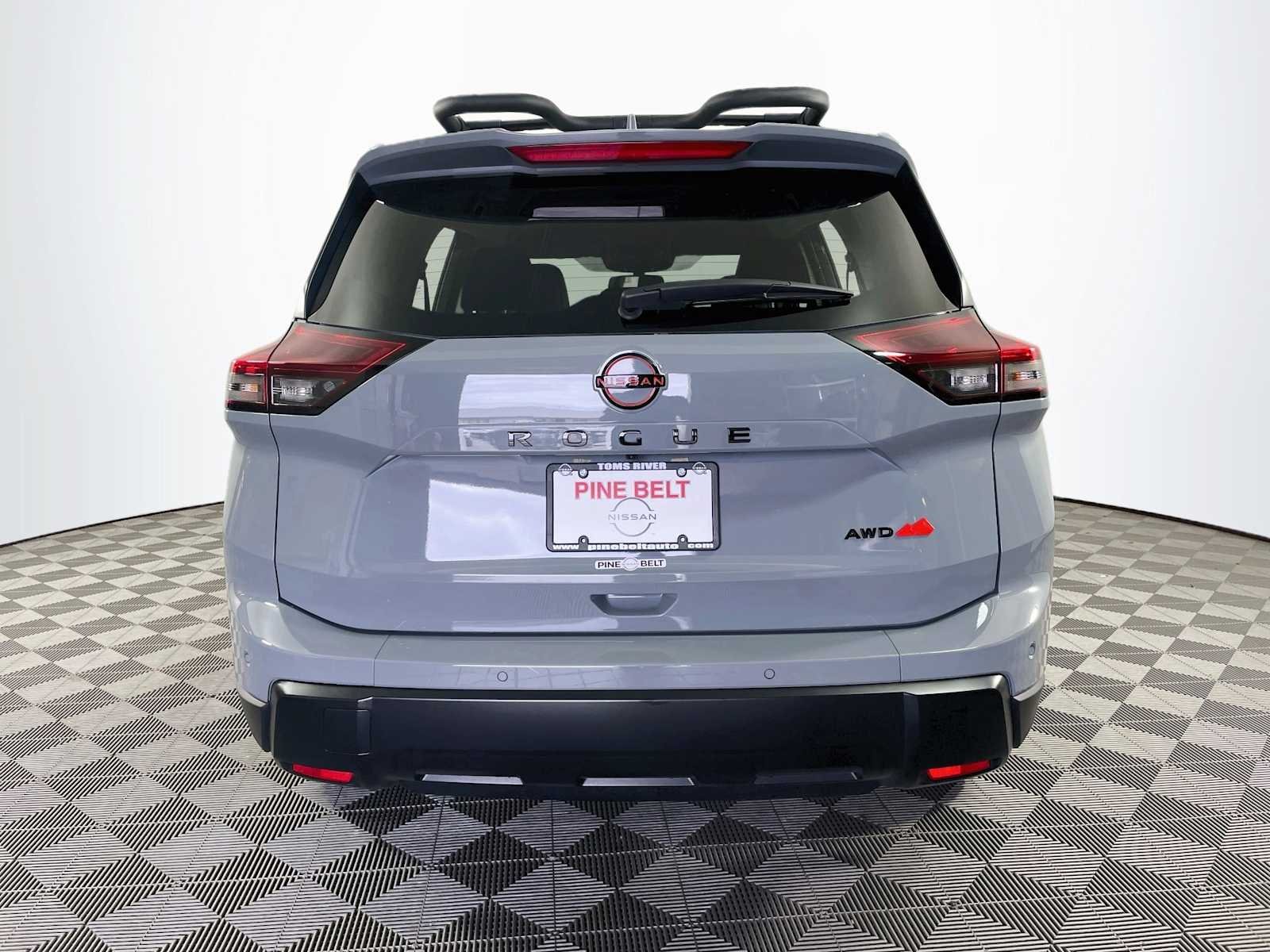 Certified Used 2025 Boulder Gray Pearl Nissan Rock Creek image 5