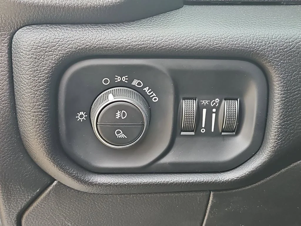 2026 RAM 3500 Laramie - Photo 35
