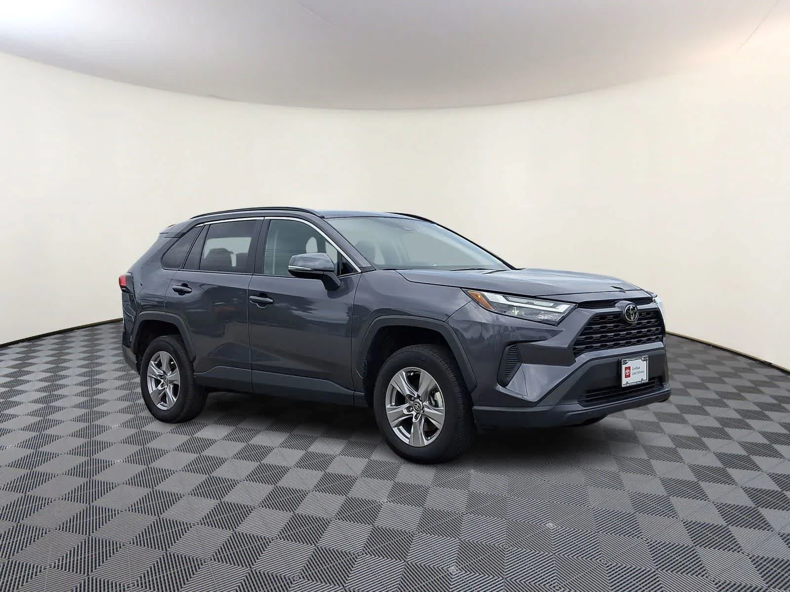 Certified Used 2025 Magnetic Gray Metallic Toyota XLE image 4