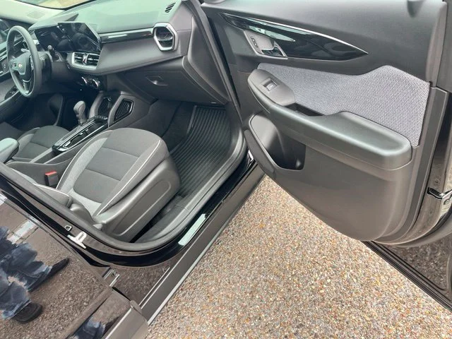 Used 2026 Mosaic Black Metallic Chevrolet LT image 19