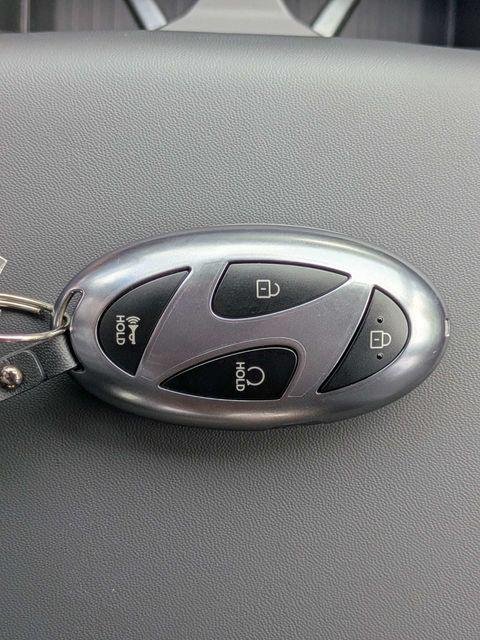 New 2027 Black Hyundai SEL AWD image 33