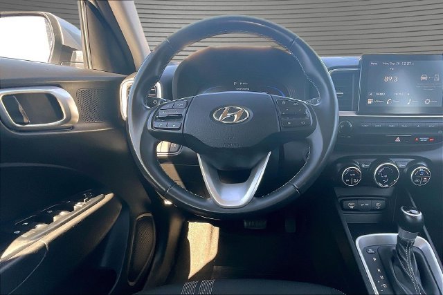 2025 Hyundai Venue SEL - Photo 10