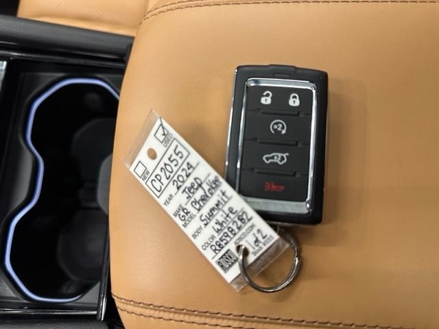 Used 2024 White Jeep Summit image 39