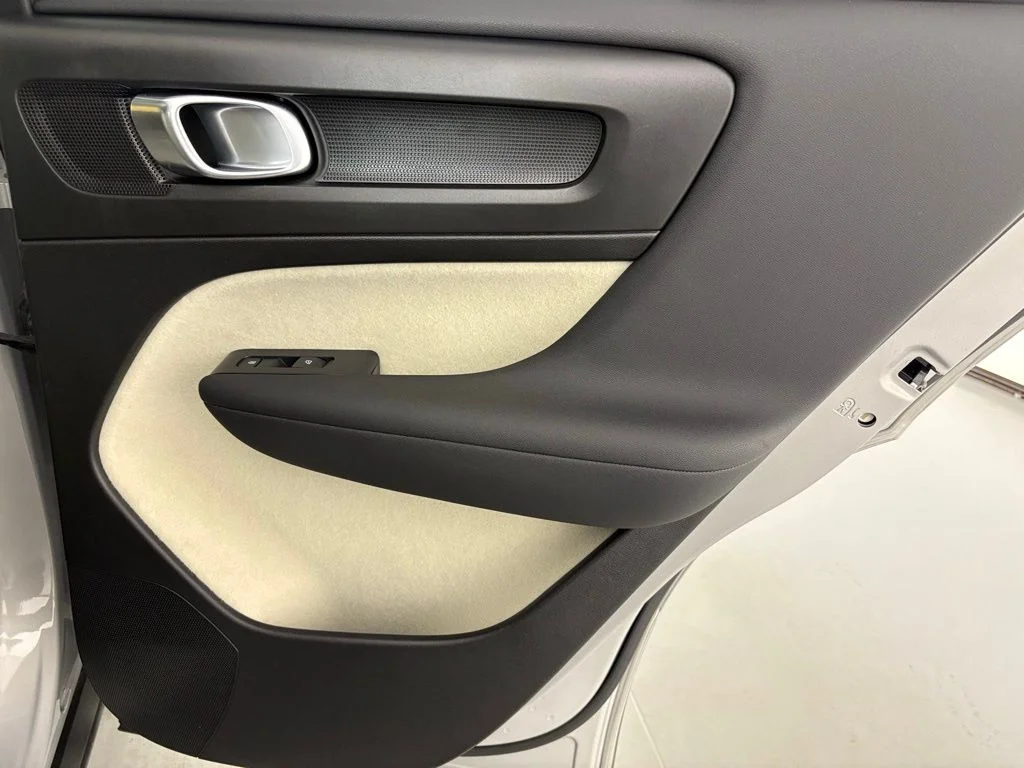 Used 2023 Silver Volvo Plus image 39