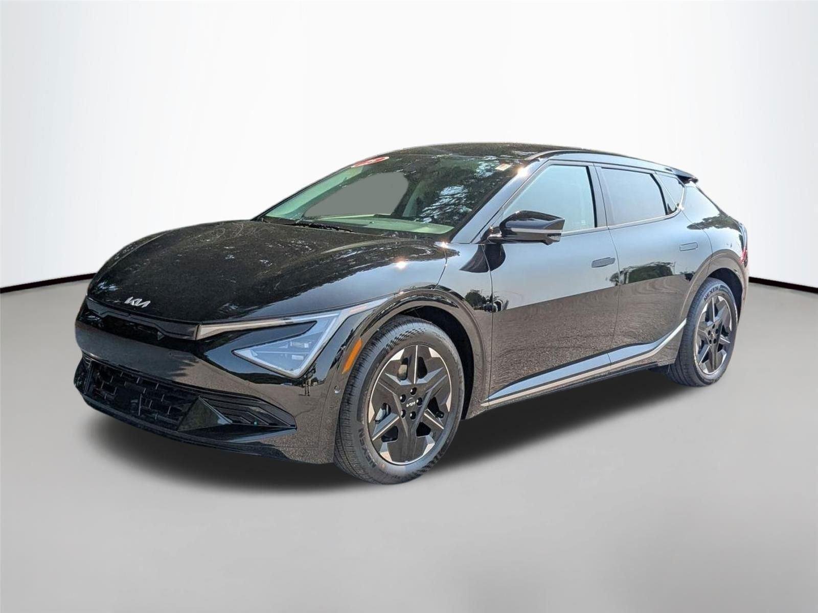 2025 Kia EV6 Wind's photo