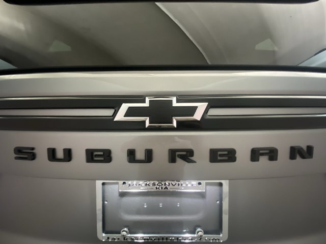 Used 2023 Gray Chevrolet Z71 image 28