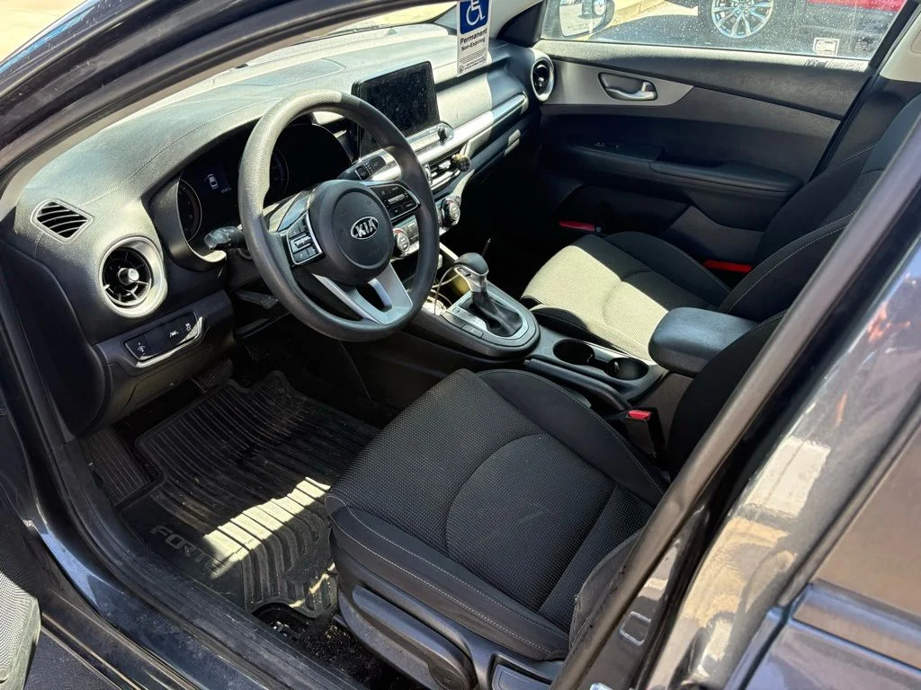 Used 2019 Gray Kia LXS image 6