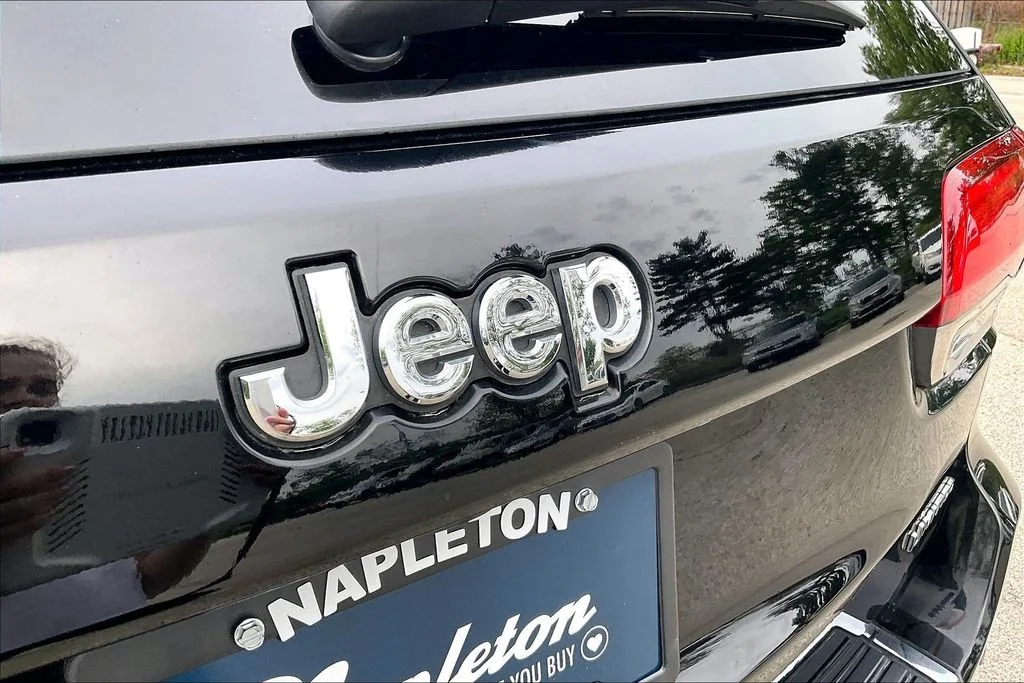 Used 2018 Black Jeep Limited image 7