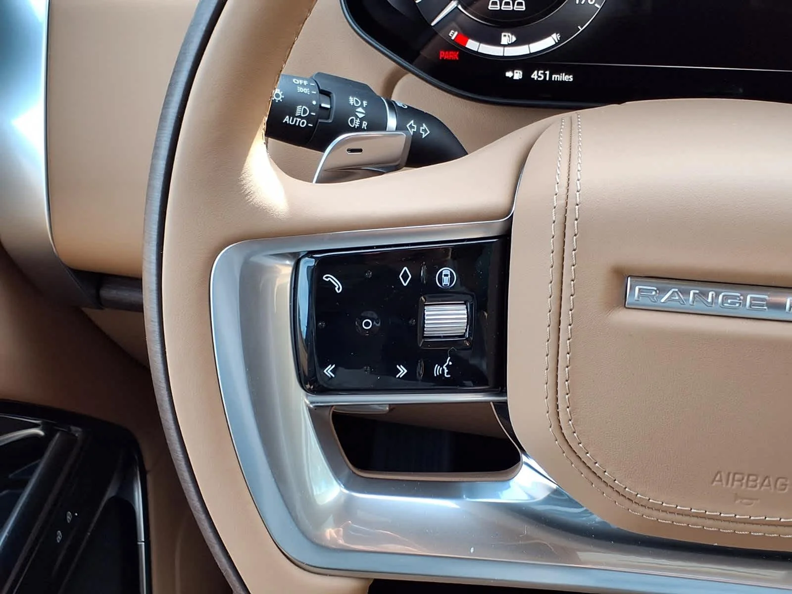 New 2026 Fuji White Land Rover SE image 19