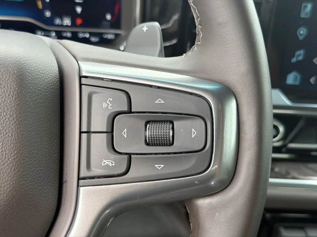 Used 2025 Gray Chevrolet LTZ image 25