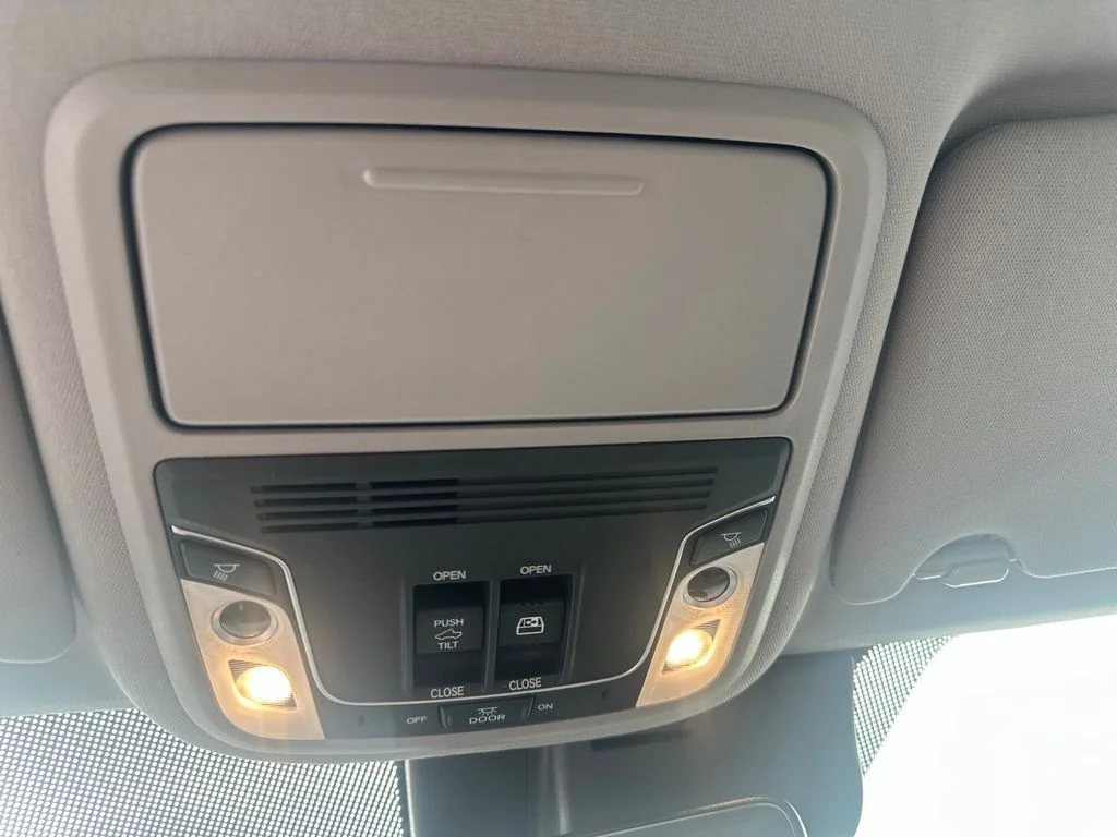 Used 2023 Obsidian Blue Pearl Honda RTL-E image 25