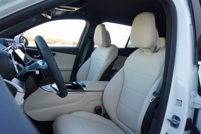 New 2026 Polar White Mercedes-Benz GLC 300 image 26