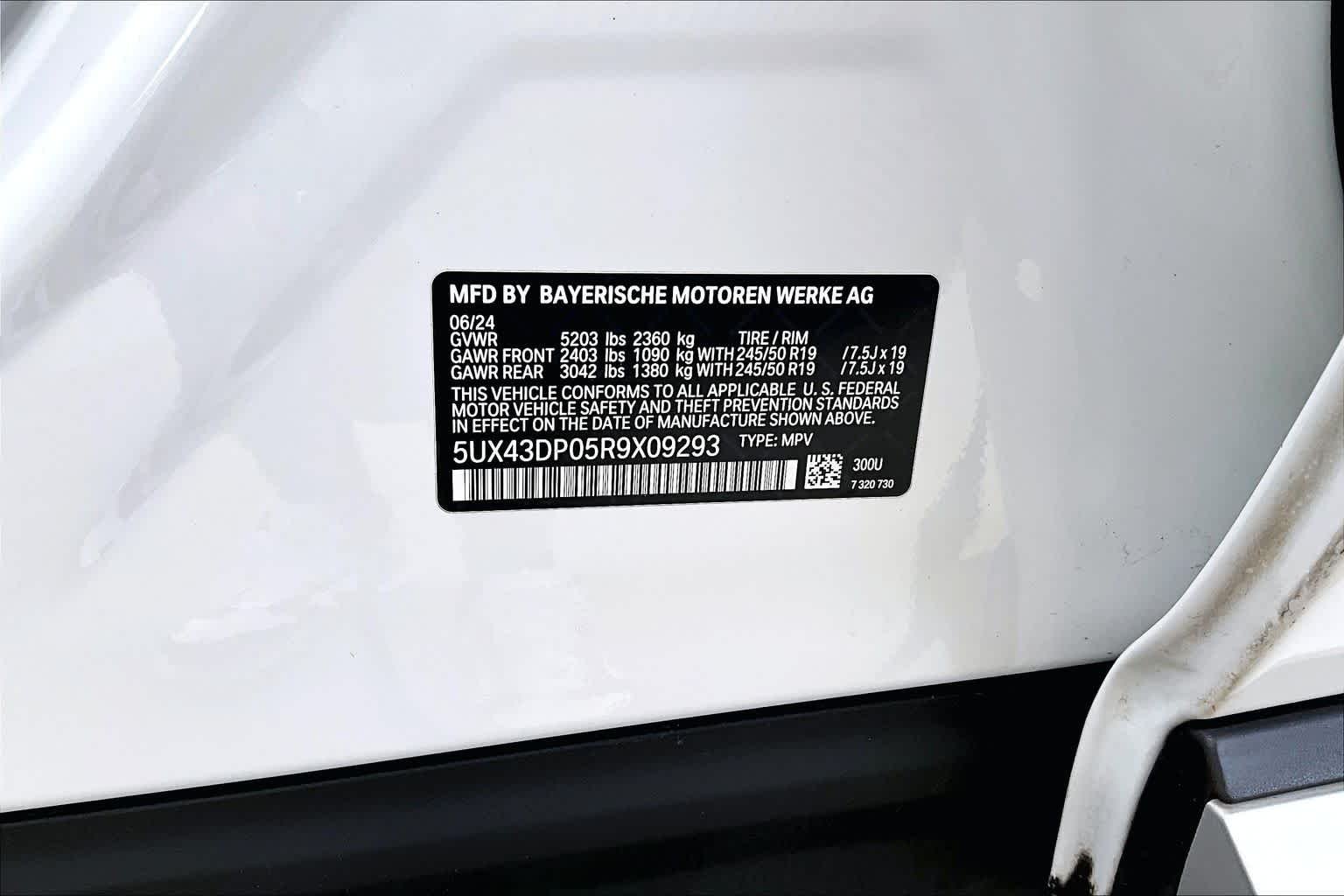Used 2024 Alpine White BMW sDrive30i image 35