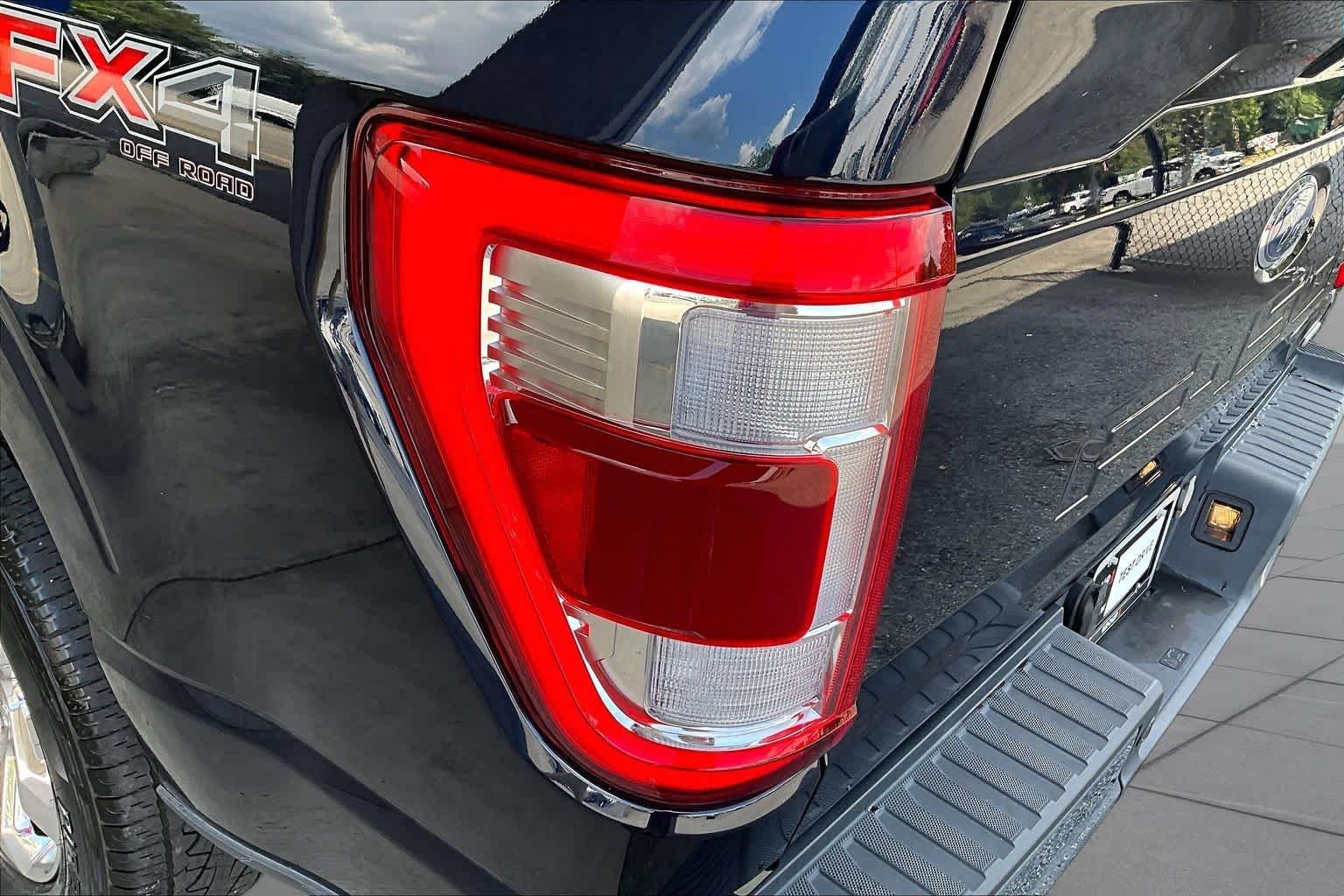 Used 2023 Antimatter Blue Ford LARIAT image 27
