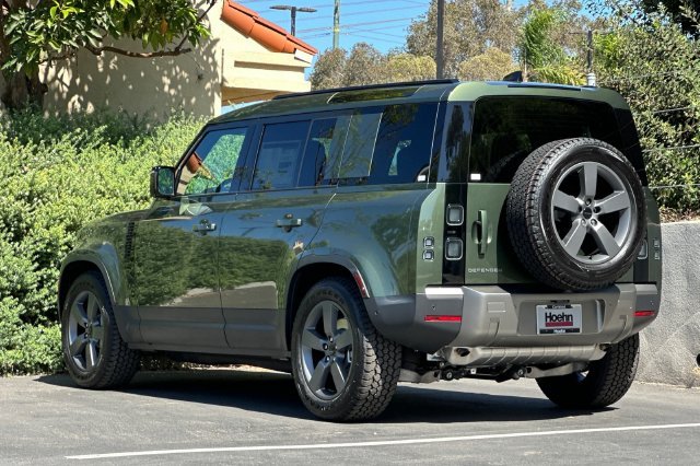 New 2026 Woolstone Green Land Rover S image 3