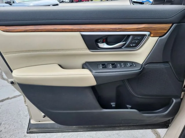 Used 2018 Beige Honda EX-L image 37