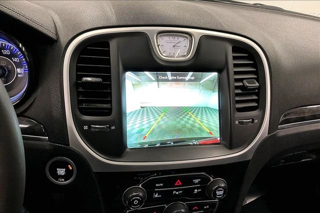 2023 Chrysler 300 Touring L - Photo 28