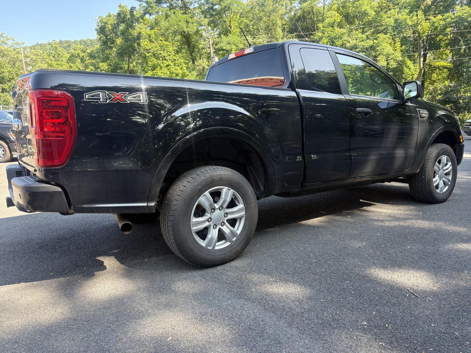 Used 2020 Shadow Black Ford XLT image 3