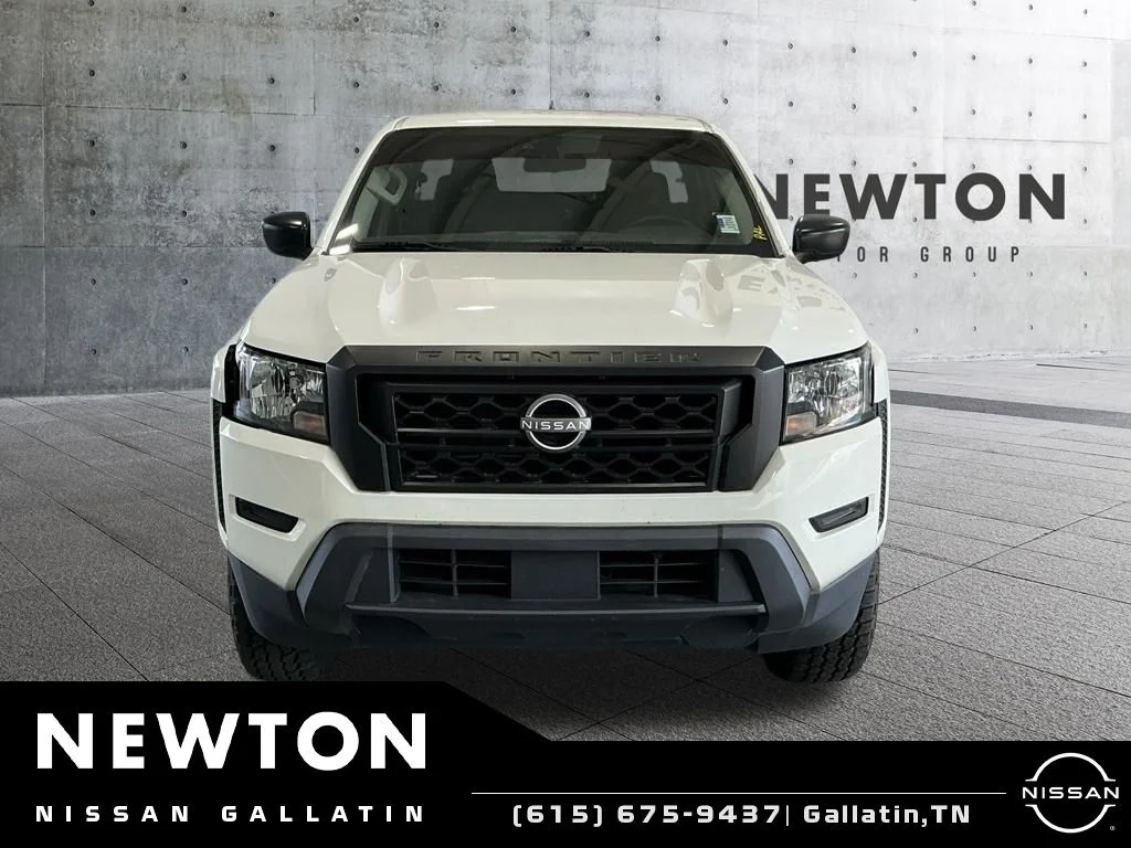 Used 2022 White Nissan S image 1