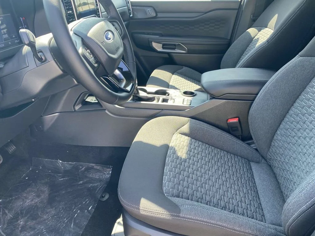 New 2026 Oxford White Ford XLT image 14