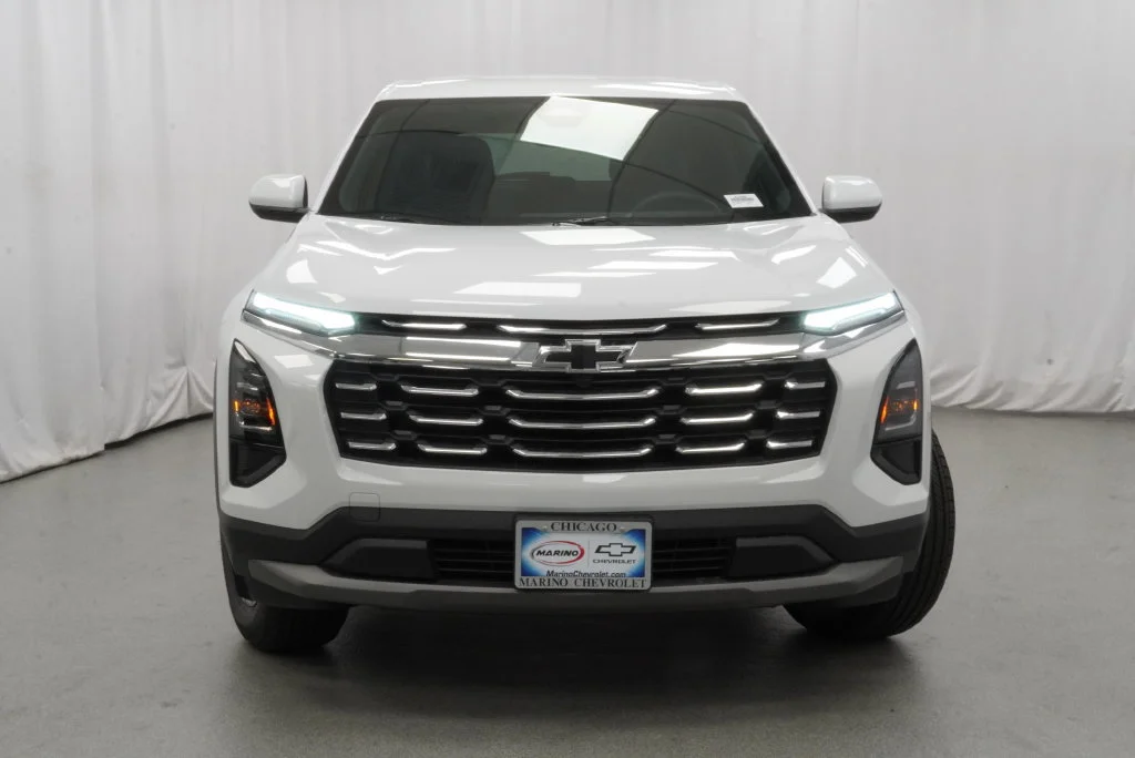 New 2027 Summit White Chevrolet LT image 33