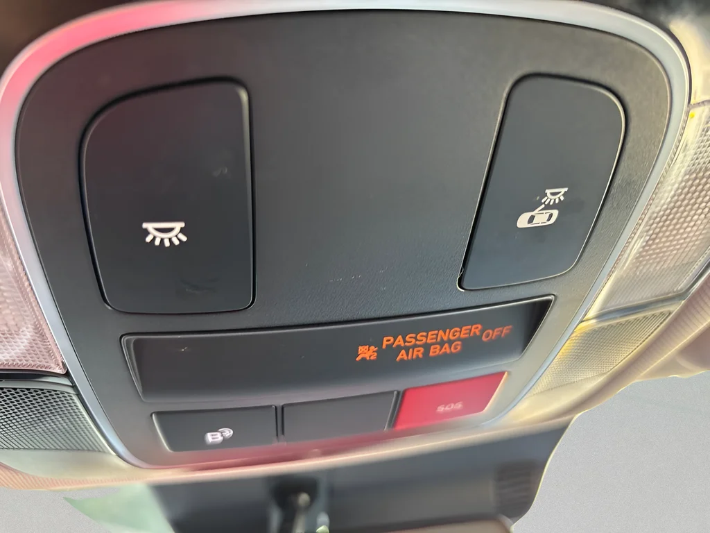 Used 2025 Silver Hyundai SEL image 33