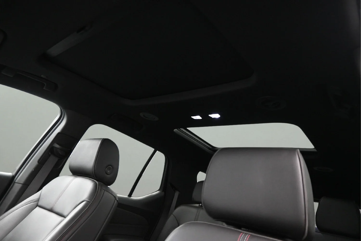 Used 2023 SUMMIT WHITE Chevrolet RS image 8