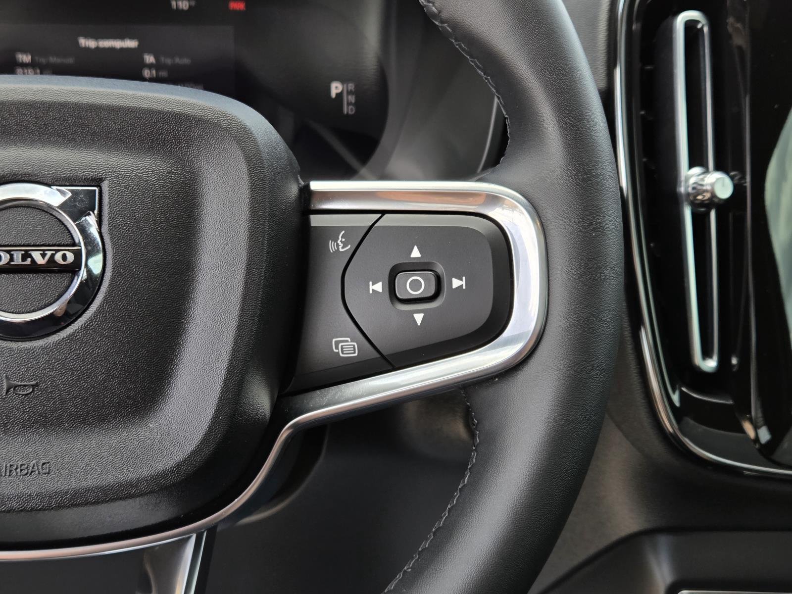 Used 2023 Thunder Gray Metallic Volvo Ultimate image 21