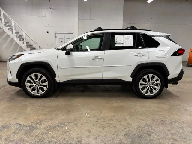 Certified Used 2024 Beige Toyota XLE Premium image 4