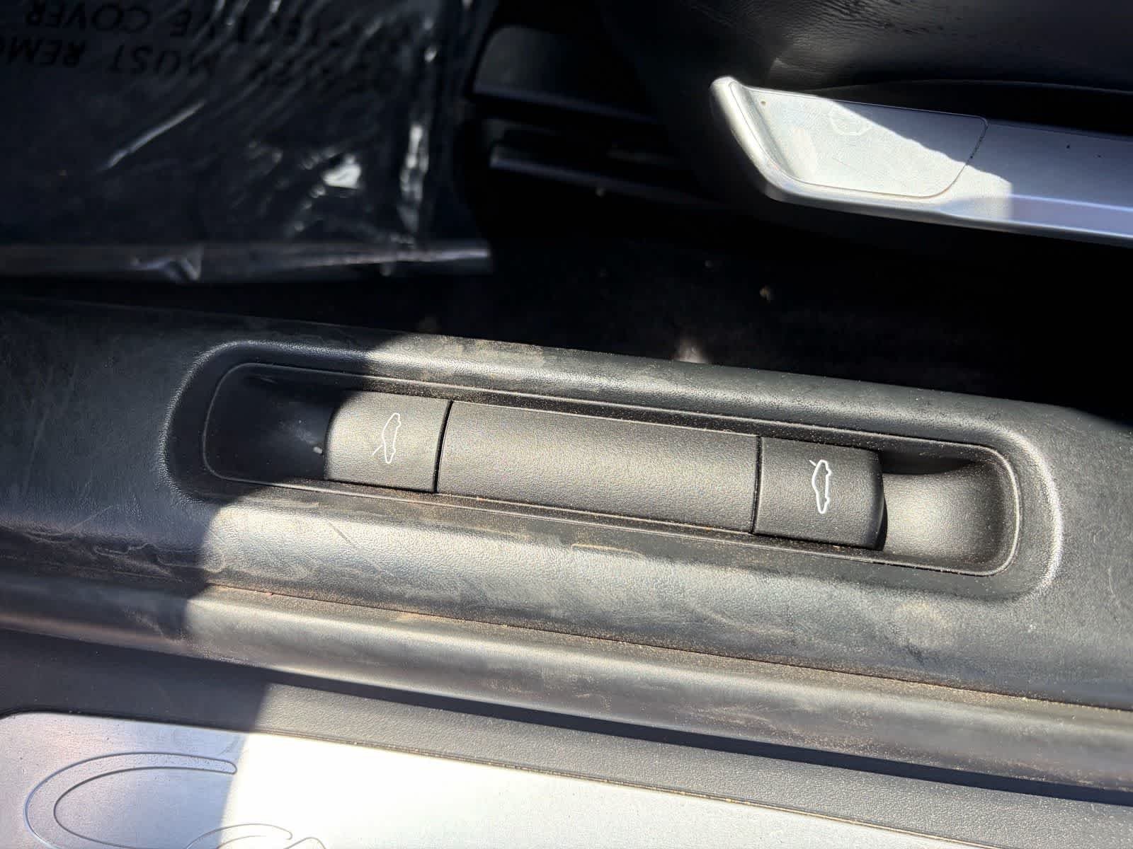Used 2009 Gray Porsche Carrera 4 image 11