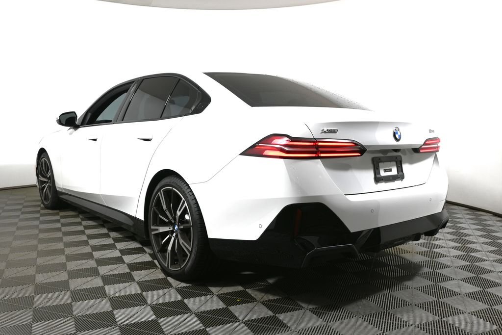Used 2024 White BMW 530i xDrive image 9