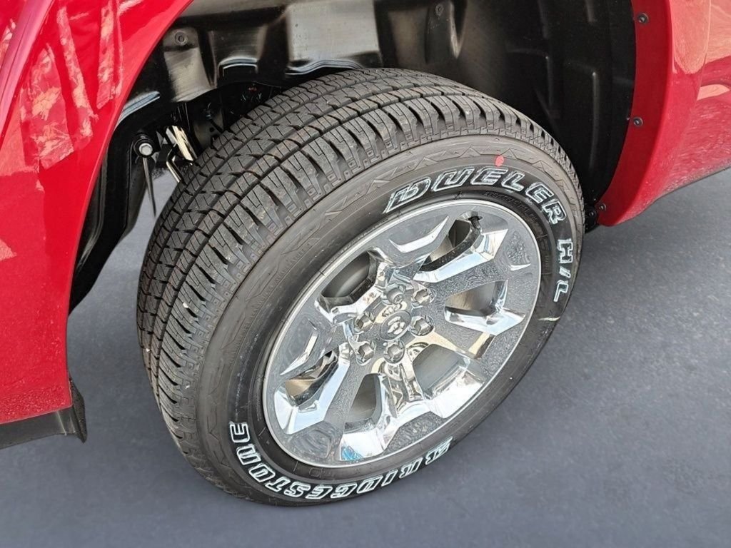 New 2026 Molten Red Pearl-Coat Exterior Paint RAM Big Horn/Lone Star image 11