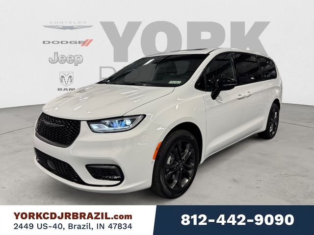 New 2026 Bright White Clear-Coat Exterior Paint Chrysler Select image 1