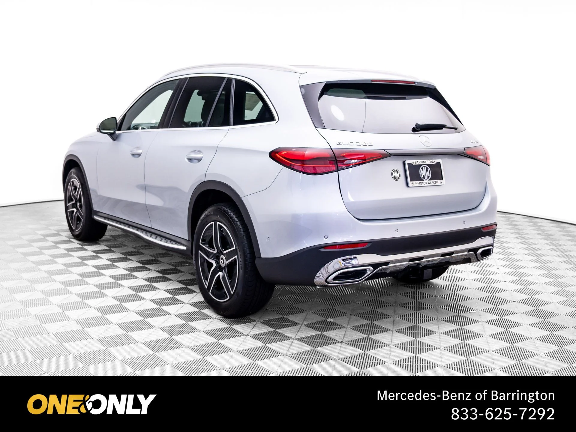 New 2027 Silver Mercedes-Benz GLC 300 image 3