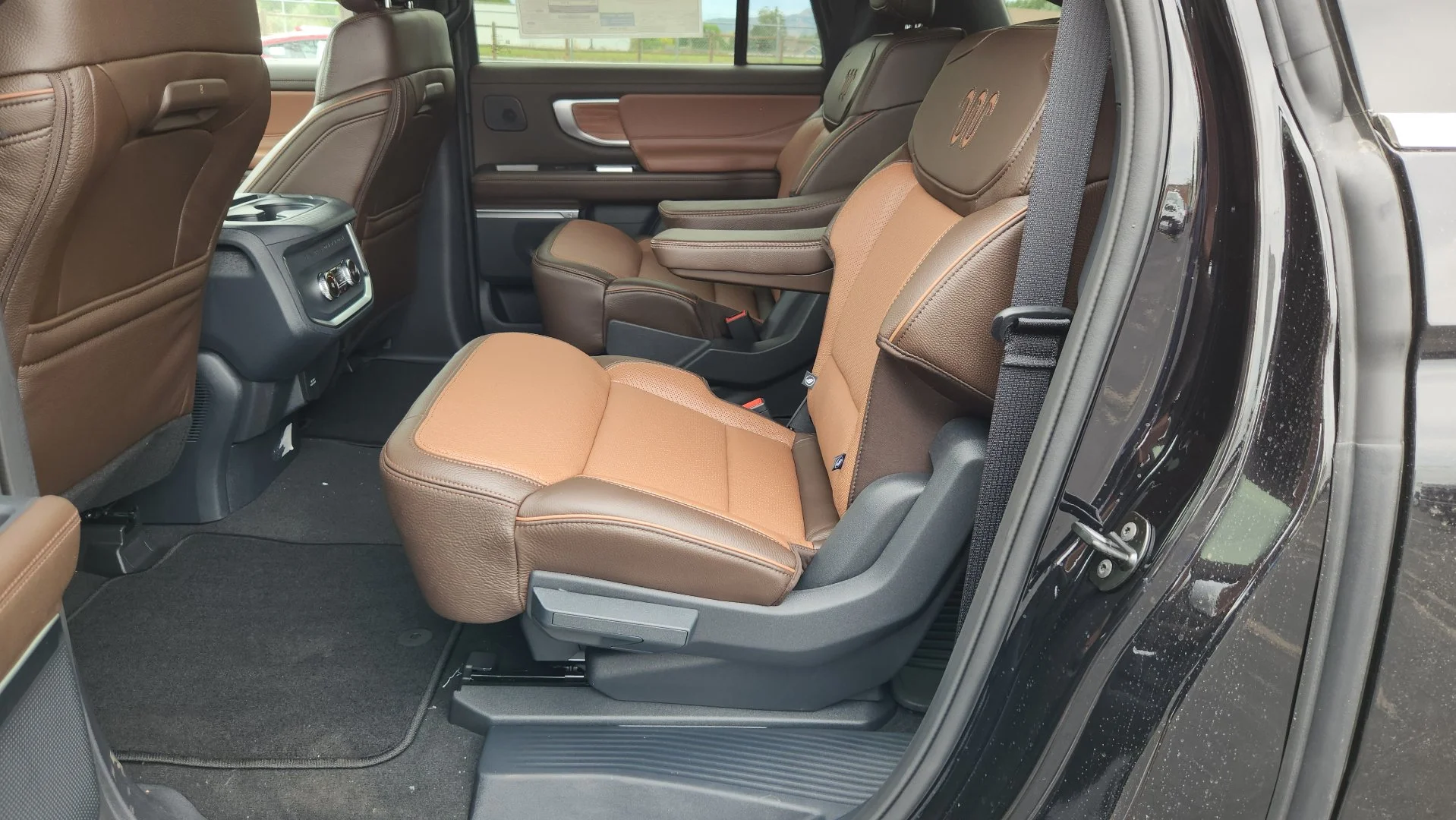 New 2027 Agate Black Metallic Ford King Ranch image 15