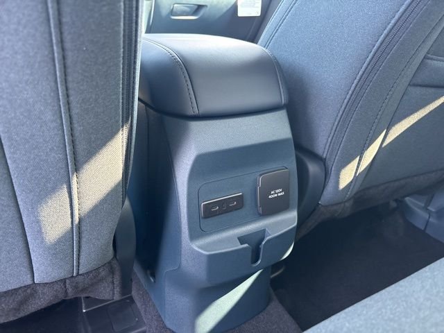New 2025 Oxford White Ford XLT image 31