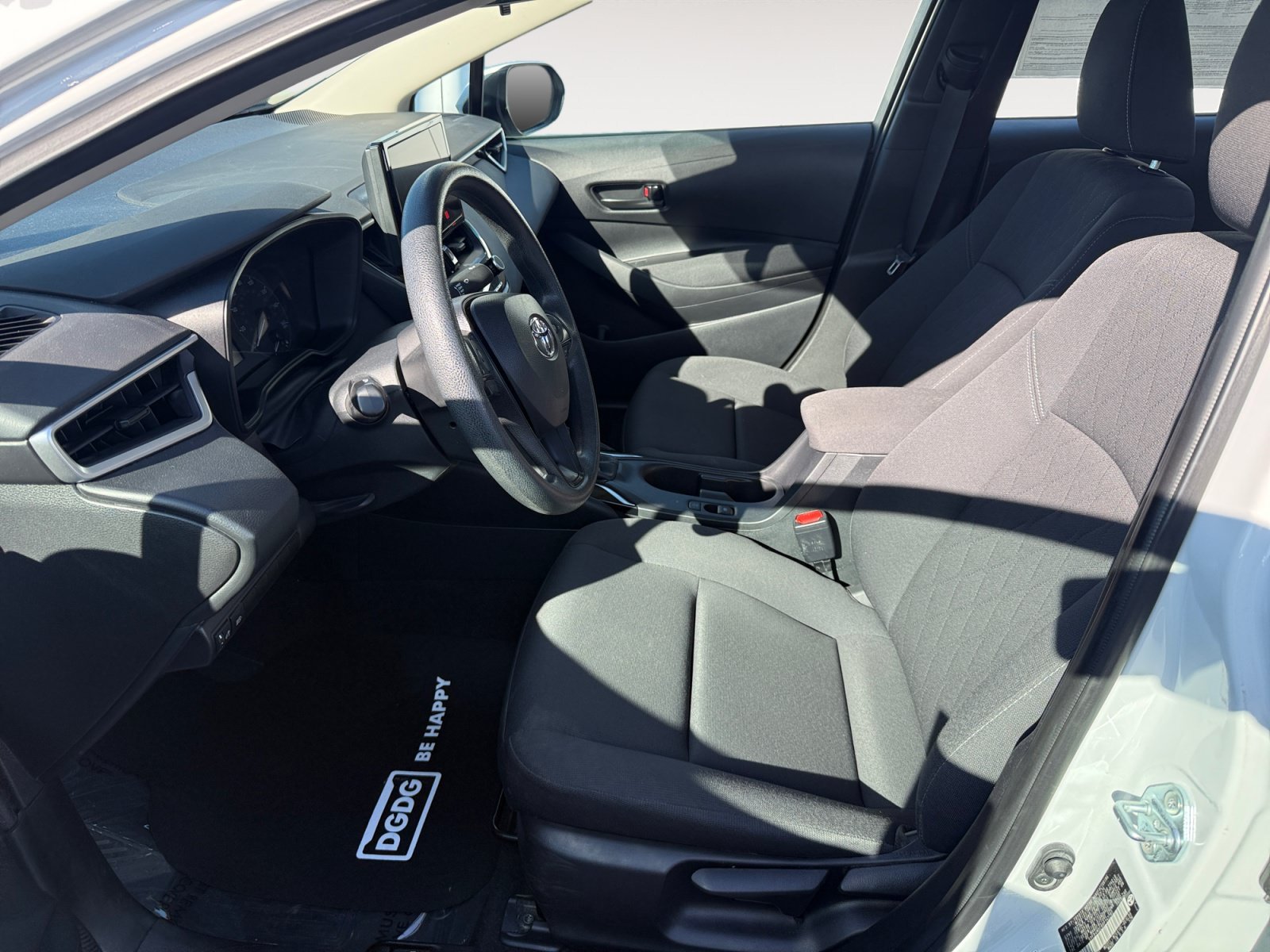 Used 2024 Ice Toyota LE image 10