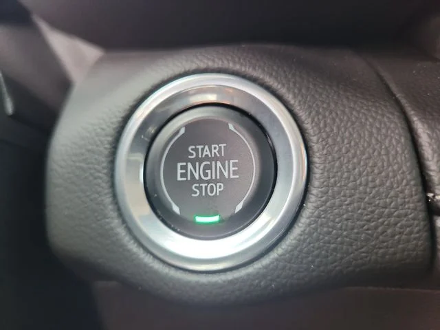 Used 2023  Buick Preferred image 29