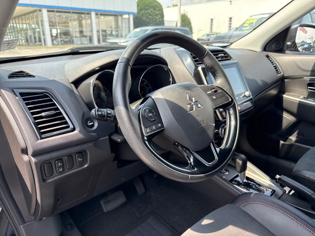 Used 2025 Black Mitsubishi 2.0 SE image 12