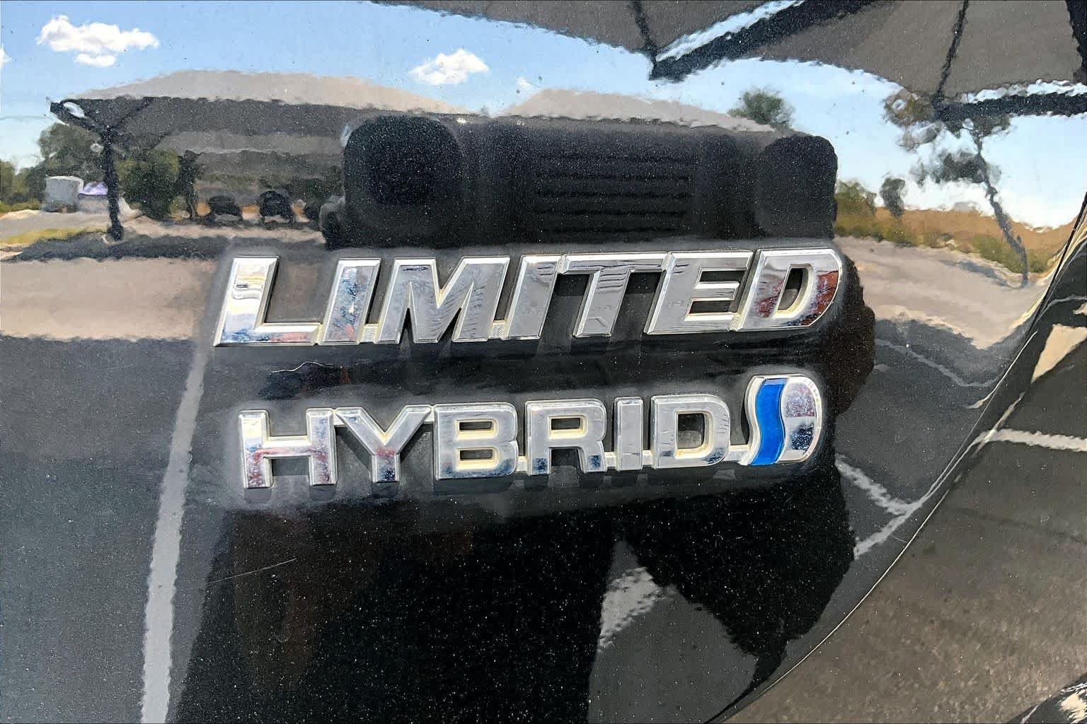 Used 2017 Black Sand Pearl Toyota Limited image 10