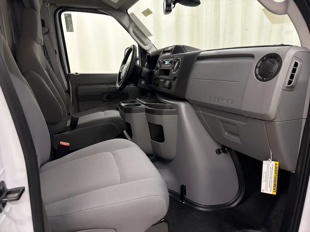 New 2027 Oxford White Ford E-350 SRW image 14