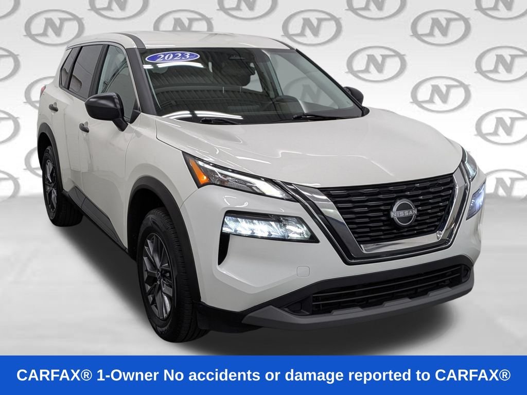 Used 2023 White Nissan S image 22